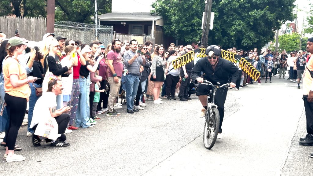 Derby Day Full Cut.00_08_02_04.Still015